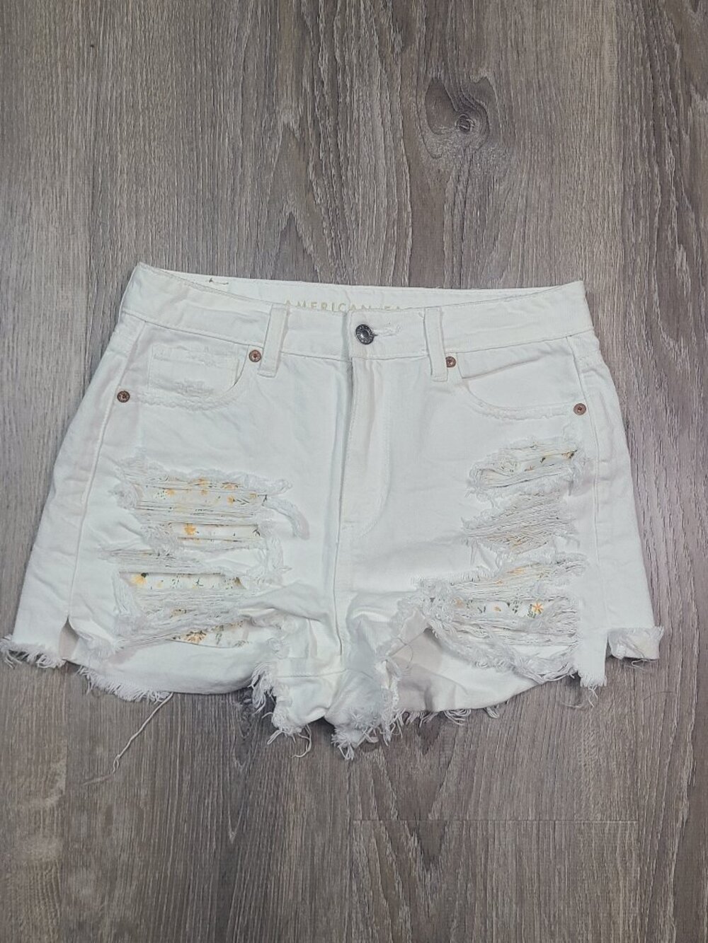 American Eagle White Distressed Floral Patch Backing Mom Shorts - Size 4